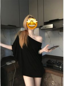 Black Strapless Batwing Sleeve T-shirt Womens Clothing 2024 Spring & Fall Niche Design Casual Thin and All-Matching Loose Tops