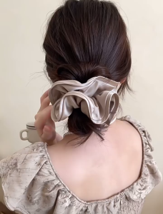 Scrunchie Kain Satin Tebal Jumbo Elastis Ikat Rambut Kerut Aksesoris Rambut Korea Hair Band Premium Fabric Shinny Cepol Hijab Gelombang