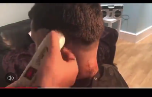 Kemei KM-809A ปัตตาเลี่ยนตัดผมไร้สาย แบตเตอเลี่ยน ปัตตาเลี่ยนตัดผมใช้งานได้นาน 240 นาที Trimmer Men Professional