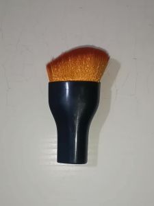 1PC Standable Angled Multifunctional Makeup Brush Black Plastic Handle Foundation Blush Contour Brush Soft Dense Hair for Face