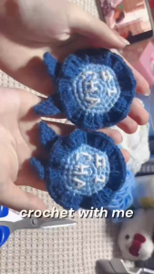 Móc khoá Huy hiệu khen thưởng #1 DAD/CHA bằng len handmade 100% dành tặng cho cha - Ngày của Cha