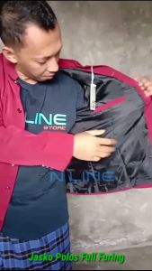 JASKO POLOS JASCO MANDARIN FULL FURING JAS KOKO PRIA DEWASA WARNA MERAH CABE MODEL SAKU TUTUP TERBARU