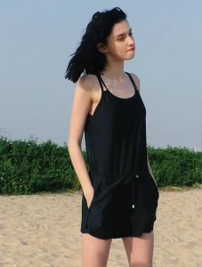 มีกระเป๋า ชุดว่ายน้ำผู้หญิง swinsuit วันพีช ชุดจั๊มสูทสั้นสายเดี่ยว แฟชั่นฤดูร้อนเดินชายหาดทะเลสุดฮิต มีกระเป๋า 2329