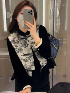 New Chinese Style Womens Jacket 2025 Early Spring New Embroidered Plate Button Ink Painting Can Shoulder Outerwear Fashionable Vest Top
