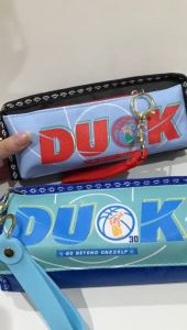 Tempat Pensil Kain Resleting Bahan Tebal PREMIUM Kotak Pensil 2608 + Gantungan Bola motif COWOK 2 Sleting Elegan Unik Murah