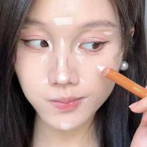 Dual-Headed Matte Highlighting Contour Pen Nose Shadow Natural 3D Lip Line Enhancer Facial Illuminator Beauty Makeup Tool