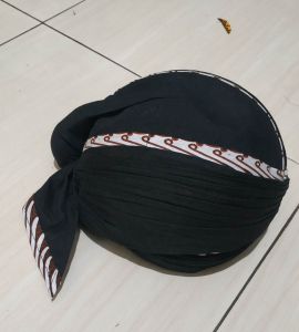 Blangkon Jogja lipat Kasunanan jebeh Samurai Putih / Ukuran Anak-anak dan Dewasa / Setelah Pakaian Adat Jawa Tradisional