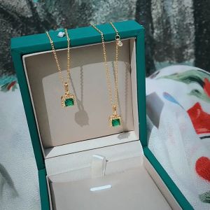 KALUNG TITANIUM WANITA TERBARU LIONTIN KOTAK PERMATA HIJAU