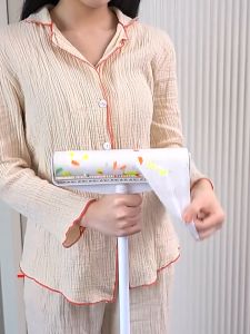 ที่กลิ้งเก็บขน ที่กลิ้ง ม้วนกาว ลูกกลิ้งเก็บขน ลูกกลิ้งเก็บฝุ่น ที่กลิ้งกำจัดฝุ่น รีฟิลลูกกลิ้ง ลูกกลิ้งทำความสะอาด ลูกกลิ้งดักฝุ่น