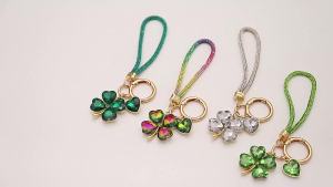 Four Leaf Clover Keychain for Women Rhinestone Bag Charm with Wrist Strap Lucky Car Key Ring Handbag Accessory Gift