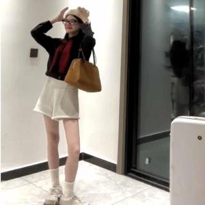 กางเกงขาสั้นผู้หญิงทรงเข้ารูปเอวสูงถักแบบหลวมๆ ฤดูใบไม้ร่วง 2024 กางเกงขายาวทรงเข้ารูปเอวสูงสำหรับผู้หญิง