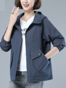 Fashionable Short Lady Coat 2025 Spring Autumn Small Size Loose Age-Defying with Hat Casual Womens Windbreaker Jacket