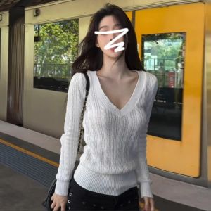 WANGGONGZHU | Soft Cozy V-Neck Knitted Base Shirt Womens Spring Autumn New Style High-End Sensation White Small Shirt Korean Style Top