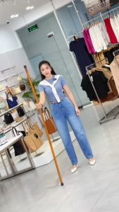 [MUA 2 GIẢM 25K] Quần jeans nữ kiểu cơ bản form baggy ống rộng wash xanh nhạt vải mềm đứng form thời trang GUMAC QJF04032