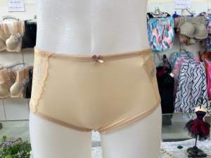 กางเกงชั้นในสตรีสีเนื้อแต่งลูกไม้