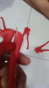 Kìm Tách Remote SmartKey: Dụng Cụ Tiện Lợi Thay Pin Khui Nắp Chai & Tách Vỏ Sò