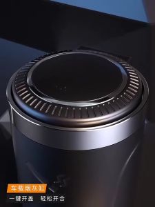 TOP CLASS ที่เขี่ยบุหรี่ความจุมากสีสันสดใส ที่เขี่ยบุหรี่ในรถยนต์อเนกประสงค์ ที่เขี่ยบุหรี่ในรถ ที่วางเถ้าควัน ทนไฟและฉนวนพร้อมฝาปิด car cigarette ashtray colorful No.3553 3476