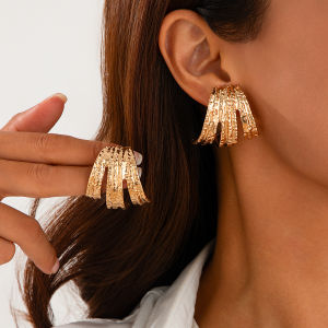Creative Golden Arc Eagle Claw Womens Earrings Trendy New Design Small Audience Popular Fashion Jewelry Ear Accessories