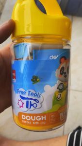 Set hộp 12 màu đất nặn DELI D75246 - Tặng kèm khuôn chất liệu an toàn cho trẻ nhỏ