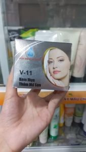 KEM NHẬT VIỆT NGỌC TRAI ĐEN - SỮA ONG CHÚA - SẠCH MỤN THÂM MỜ SẸO V11 (10G)