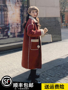 เสื้อโค้ทหนังผสมขนแกะหนาสีแดงสำหรับผู้หญิงในฤดูหนาว ทรงหลวม ปกโปโล กระดุมเดียว สีพื้น ขนแกะผสมคอตตอน ความยาวปานกลาง