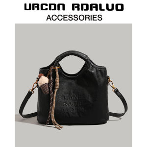 UR Retro Beauty Handheld Water Bucket Bag Womens Summer New All-Match Large Capacity Commuter Mother-Child Crossbody Bag