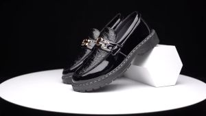 Size 38-44 Mens Fashion British Style Loafers Wedding and Formal Shoes Flat Bottom Casual Leather Shoes