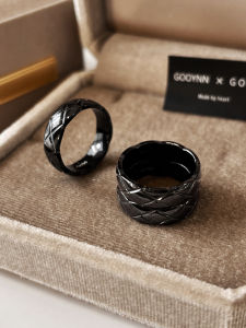 แหวนนิ้วชี้สีดำ แหวนทรงเรขาคณิตแบบเรียบง่ายหรูหราสำหรับผู้หญิง เครื่องประดับแฟชั่นสุดเก๋จากจีนแผ่นดินใหญ่