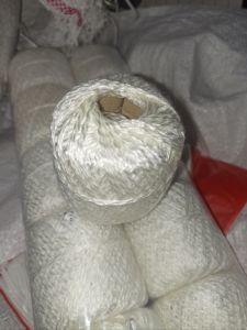 Bendera Merah Putih Plastik varian isi 100pcs Nontali dan sudah pake tali isi 40pcs