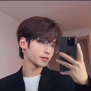 กรอบแว่นตากันรังสี นักเรียน แว่นกันแสงสีฟ้า กรอบแว่นกลม แว่นกรองแสง แว่นสายตาสั้น ตั้งแต่ราคา 150-200 บาท