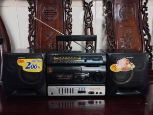 Cassette Sony CFS-1177S vẫn còn đẹp theo thời gian zin nguyên bản như hình.