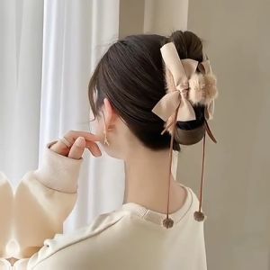 GUK Jepit Rambut Wanita Motif Kupu Jedai Bulu Pom Pom Halus Lembut Gaya Korea Import Hairpin Pita Korea Hair Pins Hair Claw Clip A26 COD