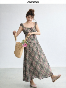 JULULOOK | Gingham Contrast Large U-Neck Fitted Dress for Plus Size Women