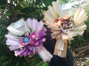 Buket hijab jumbo 1-3 pcs/ buket hijab segiempat polos Bella Square/ Buket hijab segiempat motif/ buket hijab/ buket lamaran/ buket Engagement buket Anniversary buket hari ibu