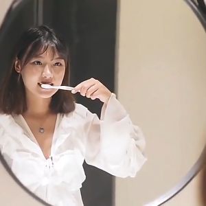 Hộp 8 Bàn Chải Đánh Răng Kèm Cạo Lưỡi Hình Vịt Vàng-Bàn Chải Đánh Răng Kèm Cạo Lưỡi