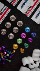 น็อตไทเทเนียม ยึดฝาครอบไส้กรองอากาศ Forza350 ครบชุด 7 ตัว { หัวดาวเรียบ }