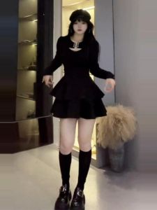 เสื้อถักแขนยาวทรงเข้ารูปเอวสูง ชุดสองชิ้น กระโปรงทรงกระดูกปลา ชุดแฟชั่นฤดูใบไม้ผลิและฤดูใบไม้ร่วงสำหรับผู้หญิงไซส์ใหญ่