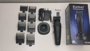 Kemei KM-2296 Rechargeable Razor For Pet Grooming Professional Pet Grooming Kit For Dog/Cat With Seat Charger Electric Dog Razor Pet Grooming Set