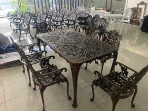 ชุดสนามอัลลอยด์ 6 ที่นั่ง สีทองรมดำ ลายองุ่น