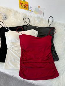 เสื้อกั๊กสายเดี่ยวสีแดงสำหรับผู้หญิงในช่วงฤดูร้อน ใส่กลางแจ้งพร้อมแผ่นเสริมหน้าอก เสื้อชั้นในแบบมีโครง เสื้อโยคะสุดเซ็กซี่
