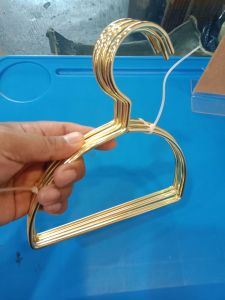 gantungan kerudung gold oval