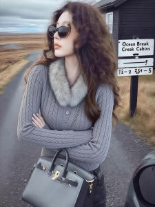 Retro Grey Removable Fur Collar Waist-Slimming Sweater