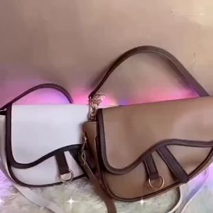 Tas Selempang Saddle Rante Meldi: Tas Mewah Termurah untuk Wanita