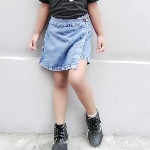 PRELOVED ROK CELANA ANAK