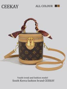 กระเป๋าถือทรงถังขนาดเล็ก CEEKAY Original กระเป๋าสะพายไหล่ข้างเดียวสำหรับผู้หญิง กระเป๋าถือแบบสะพายข้าง วัสดุ PU ดีไซน์เก๋ไก๋สำหรับวัยรุ่น