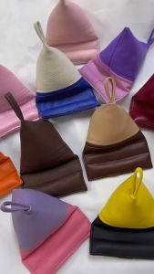 Christmas collection หมอนวางโทรศัพท์มือถือ ที่วางโทรศัพท์ งานหนัง วางได้ทั้งแนวตั้งและแนวนอน มีหลายสีให้เลือก เป็นโรงงานเราผลิตเอง