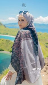 Jilbab hijab kerudung krudung scarf wanita dewasa segi empat motif terbaru new terlaris terkini modern kekinian murah viral 2024 Arrafi AR 650 adem mudah di bentuk cantik bahan voal cantik bayar di tempat COD gratis ongkir