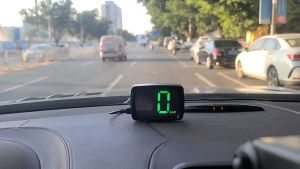 Speedometer GPS Mobil Dengan Tampilan HUD Headup KM/H MPH Huruf Besar LED Untuk Mobil dan Motor