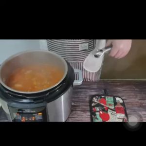 Dụng cụ kẹp gắp đồ nóng Dandihome inox 304 với mút silicon chống trơn trượt