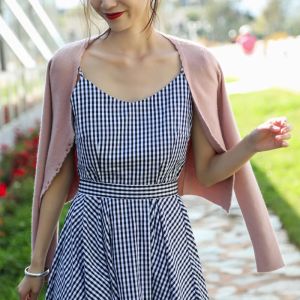 ชุดเดรสคอวีทรงเข้ารูปเอวสูง กระโปรงทรงเอ ผ้าโพลีเอสเตอร์ ฤดูร้อน 2023 สำหรับผู้หญิงวัย 18-29 ปี ชุดเดรสแขนกุด